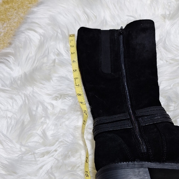 NWT Elegant Clarks Black Suede Women's Boots - Picture 9 of 10